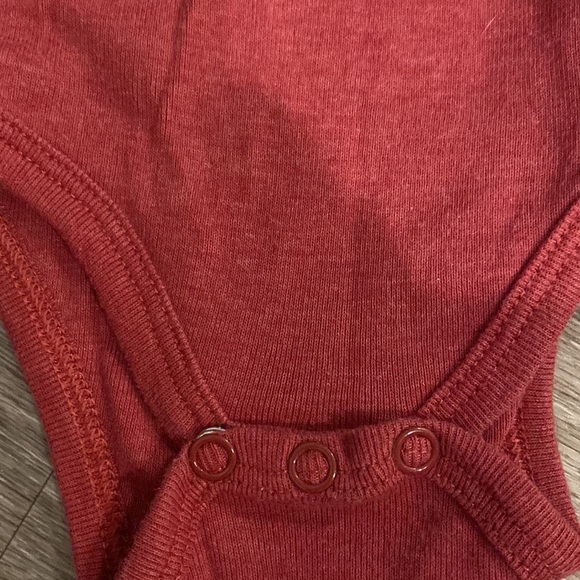 ♦️5 for $15♦️ 0-3 boys baby Calvin Klein onesie bodysuit shirt sleeve - Picture 3 of 5